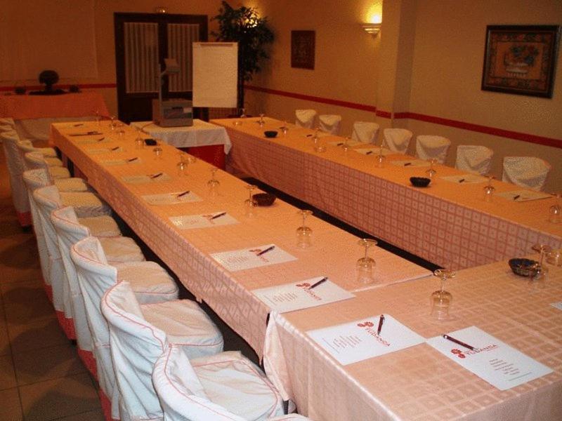 Hotel Mlc Benavente Udogodnienia zdjęcie