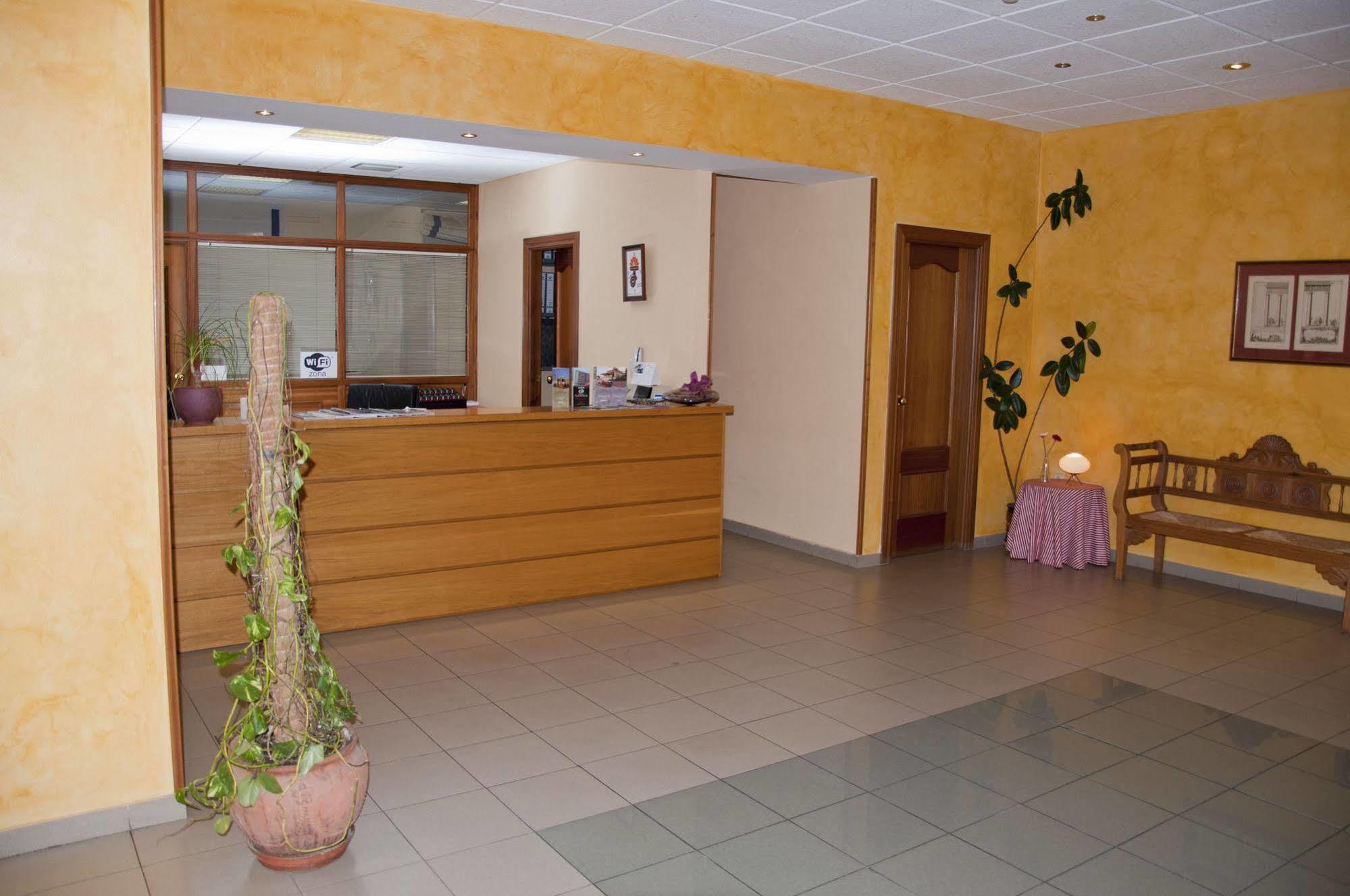 Hotel Mlc Benavente Zewnętrze zdjęcie